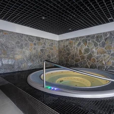 Park C3-z Dostepem Do Basenu, Sauny, Jacuzzi, Silowni Шклярська Поремба